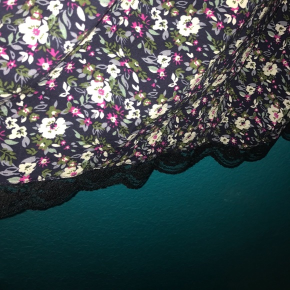 Cute Floral dress with pockets - Picture 4 of 4